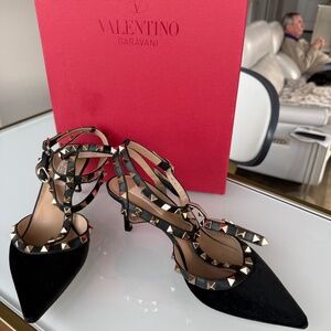 Valentino Black Velvet Rockstud Pumps Size 38